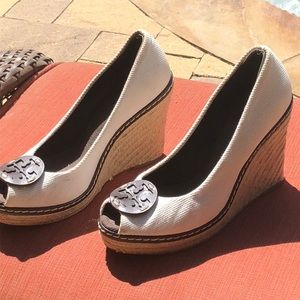 Tory Burch peep toe wedge sandals! Tan &black